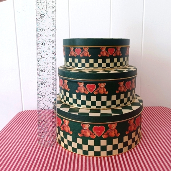Checkered Bear Nesting Tins - Picture 2 of 6
